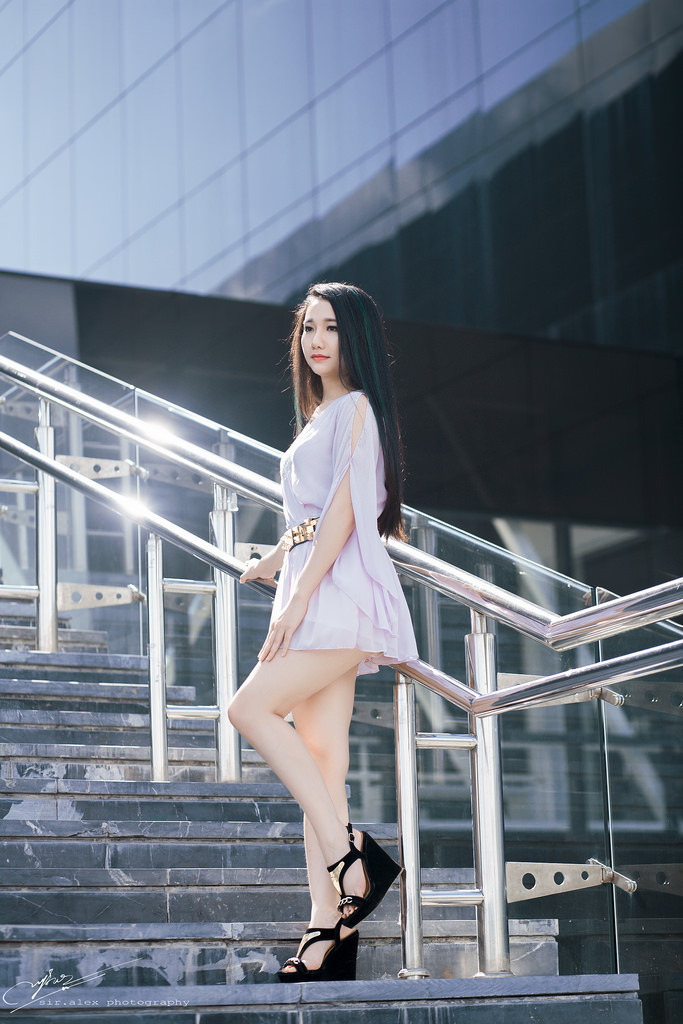 日本老师脱裙子打屁股视频